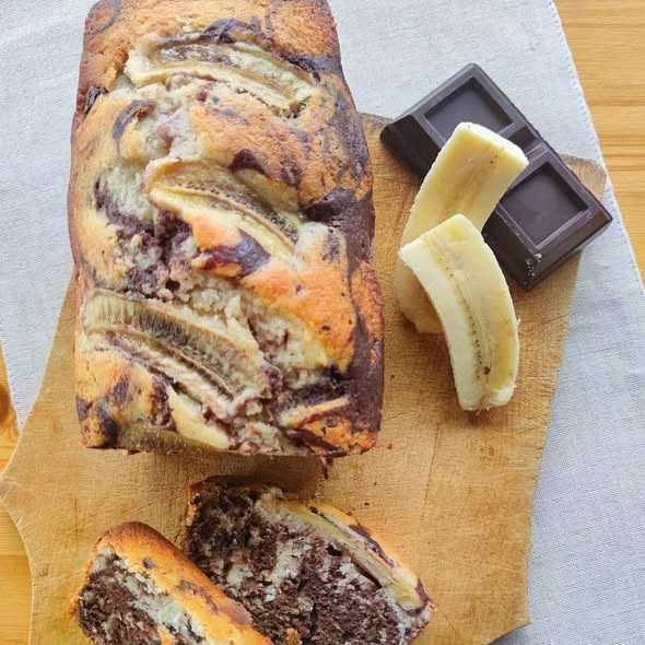 Banana bread bicolore