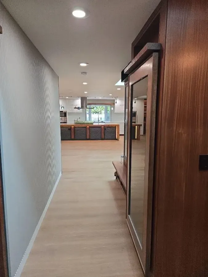 Bellevue Off-Market 4/2 — $1.35M / $1.6M+ ARV - Photo 7
