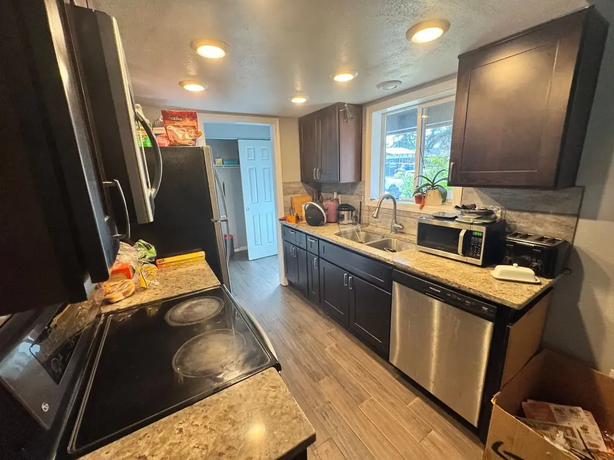 Tacoma Cosmetic Fixer 3/1.5 — $357.5K / $470K ARV - Photo 11