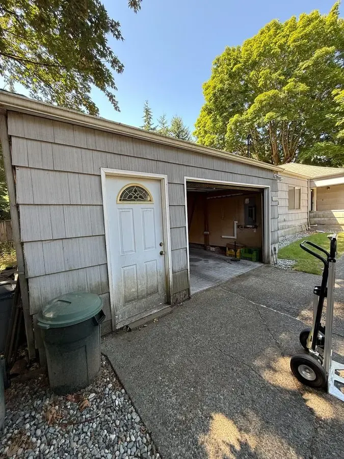 Seattle Fix N Flip — $548K / $800K ARV - Photo 2