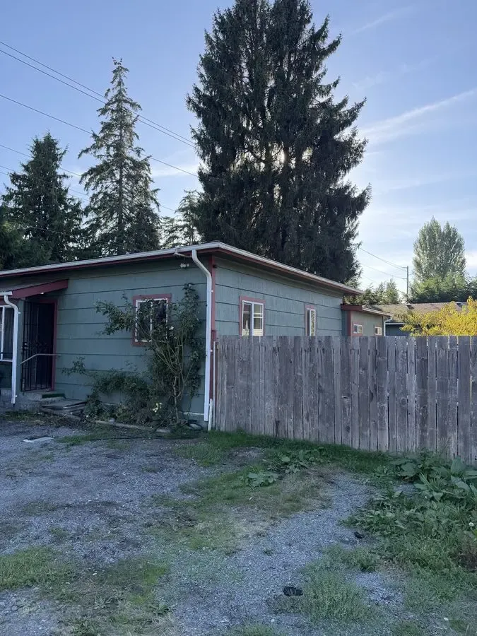 Tacoma Fixer with ADU Potential — $335K / $480K ARV - Photo 5