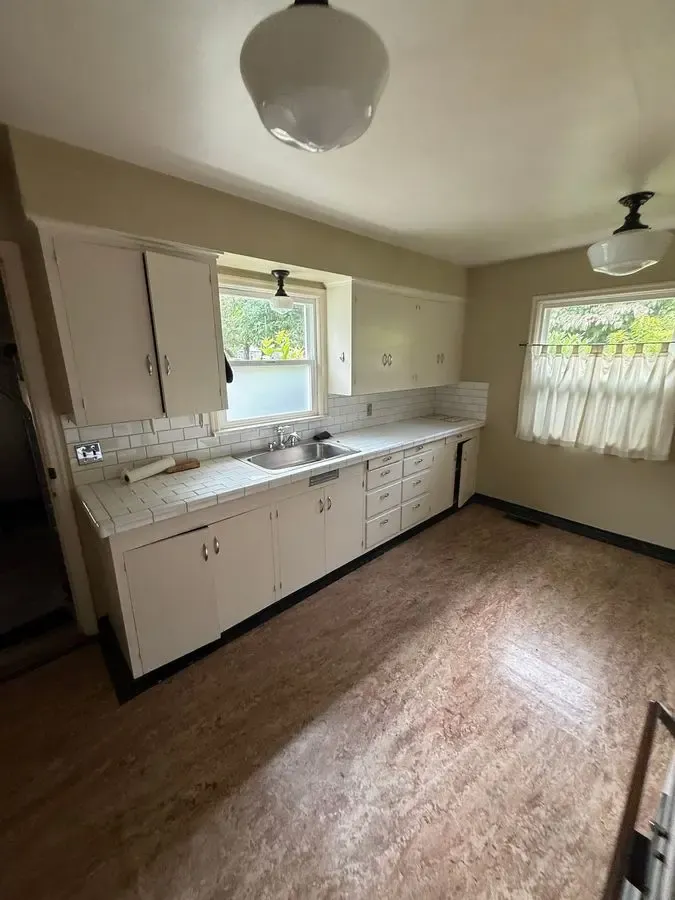 SE Portland Charmer — $270K / $420K ARV - Photo 3