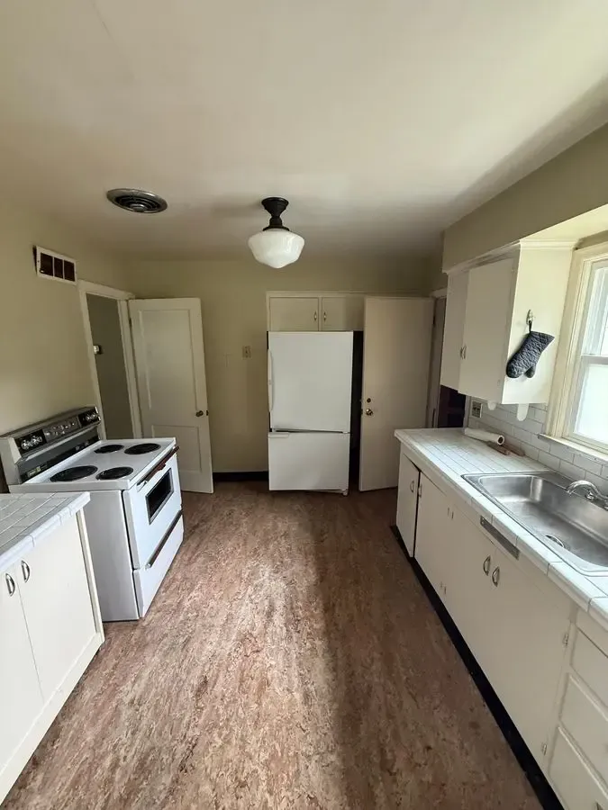 SE Portland Charmer — $270K / $420K ARV - Photo 5
