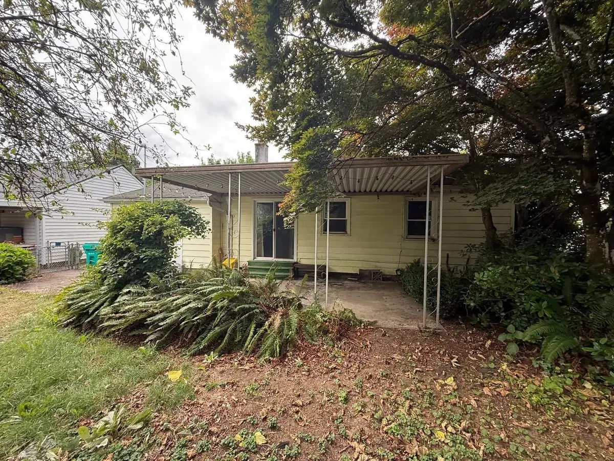 SE Portland Charmer — $270K / $420K ARV - Photo 23