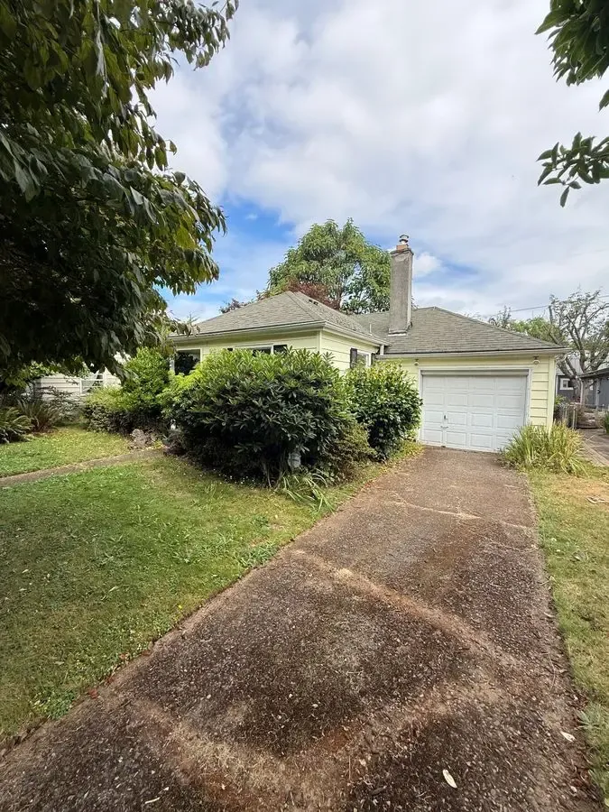 SE Portland Charmer — $270K / $420K ARV - Photo 21