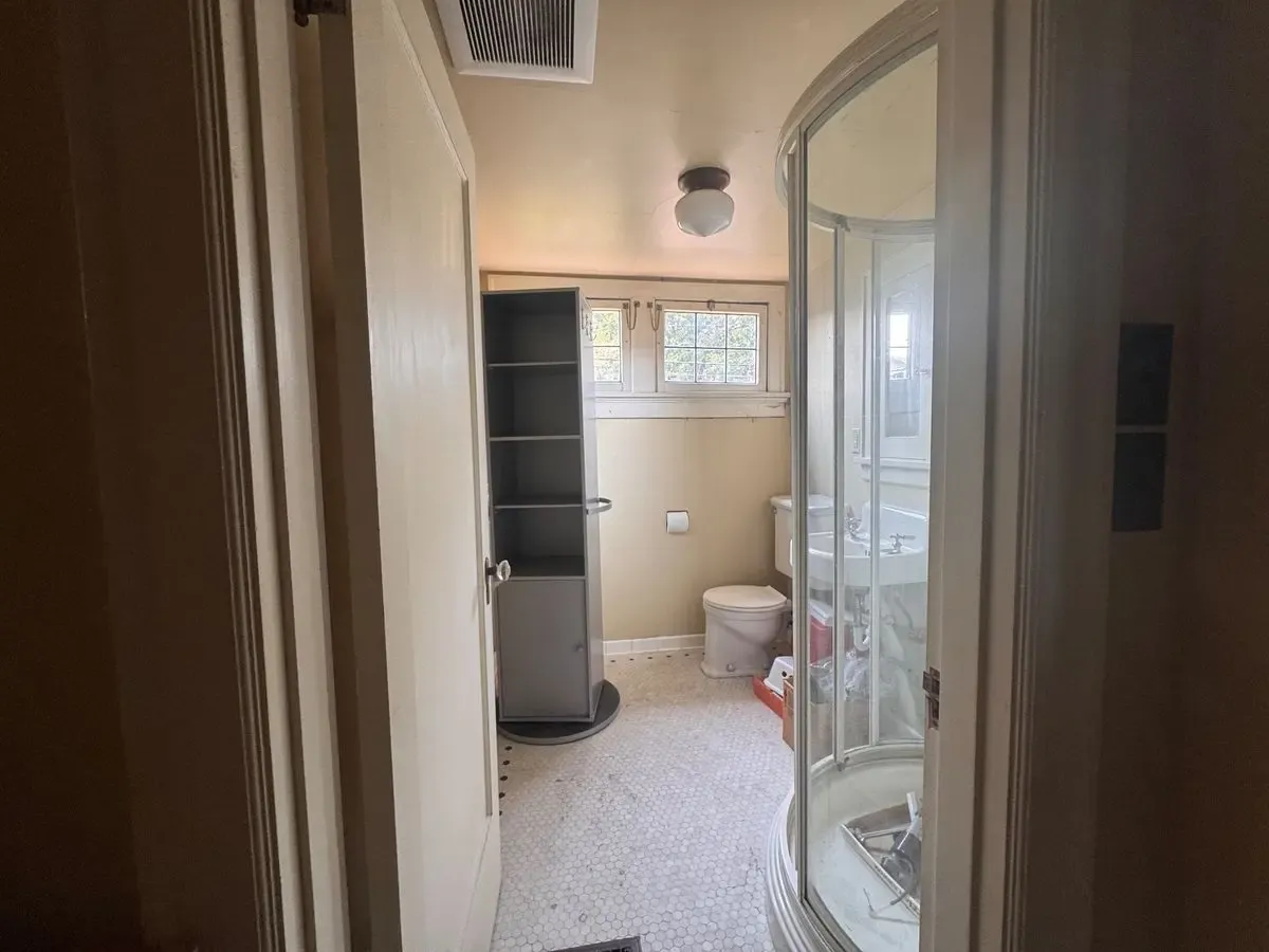 Investment Duplex — Significant Upside Potential - Photo 20