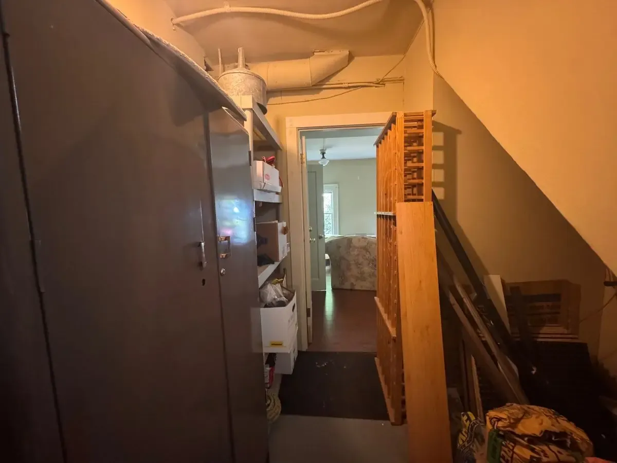 Investment Duplex — Significant Upside Potential - Photo 18