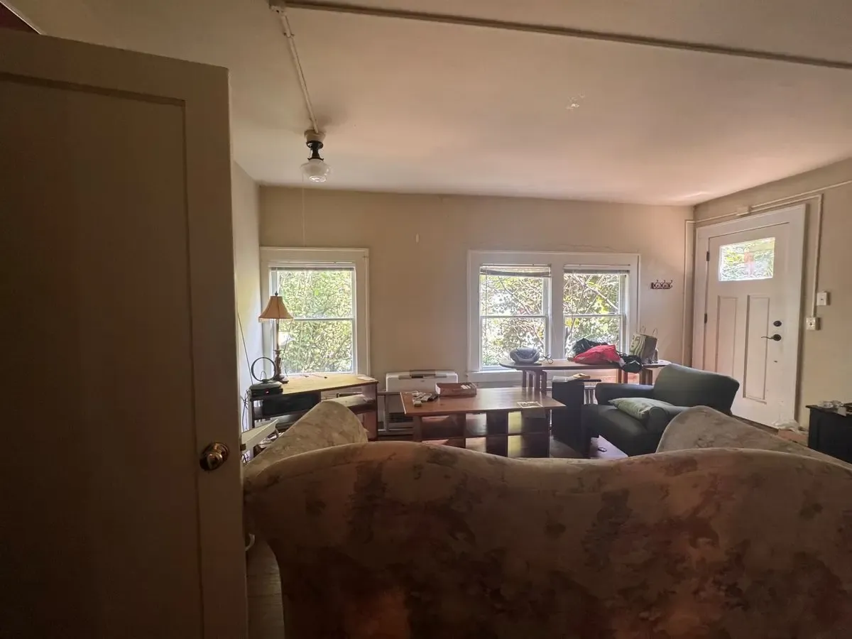 Investment Duplex — Significant Upside Potential - Photo 15