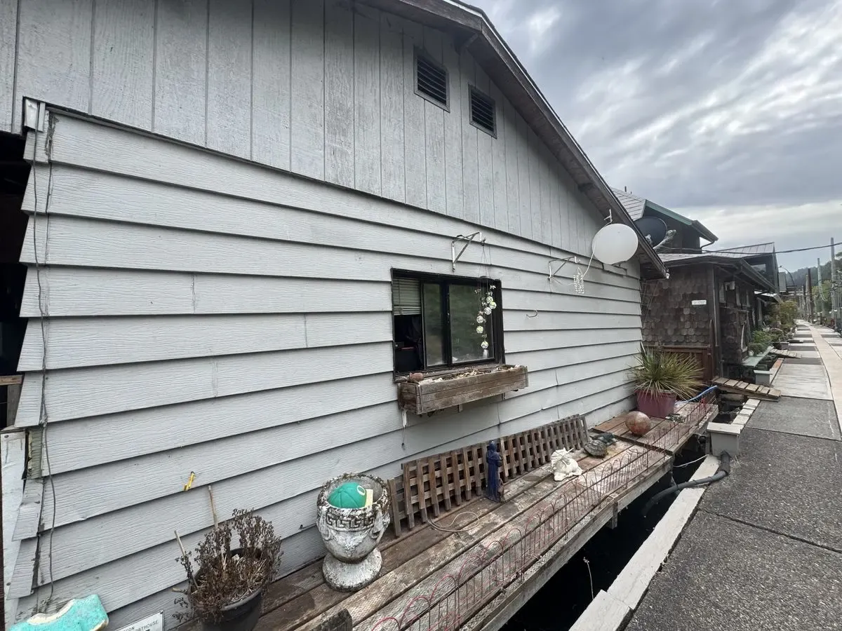 NW Portland Floating Home Fixer 2/1 — $20K / $100K ARV - Photo 8