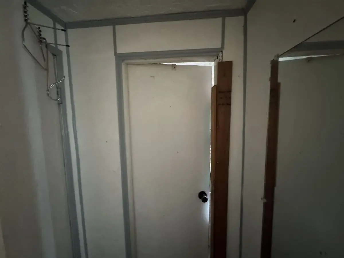 NW Portland Floating Home Fixer 2/1 — $20K / $100K ARV - Photo 17