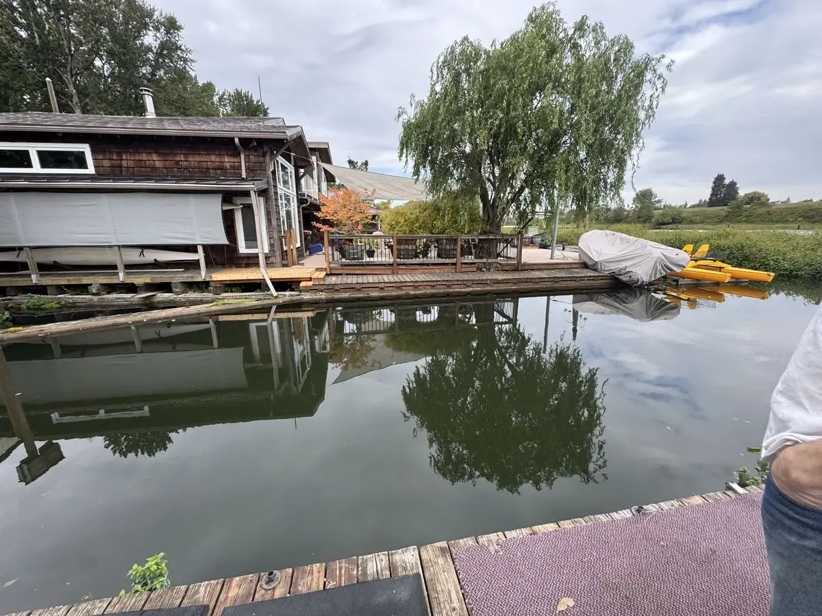 NW Portland Floating Home Fixer 2/1 — $20K / $100K ARV - Photo 3