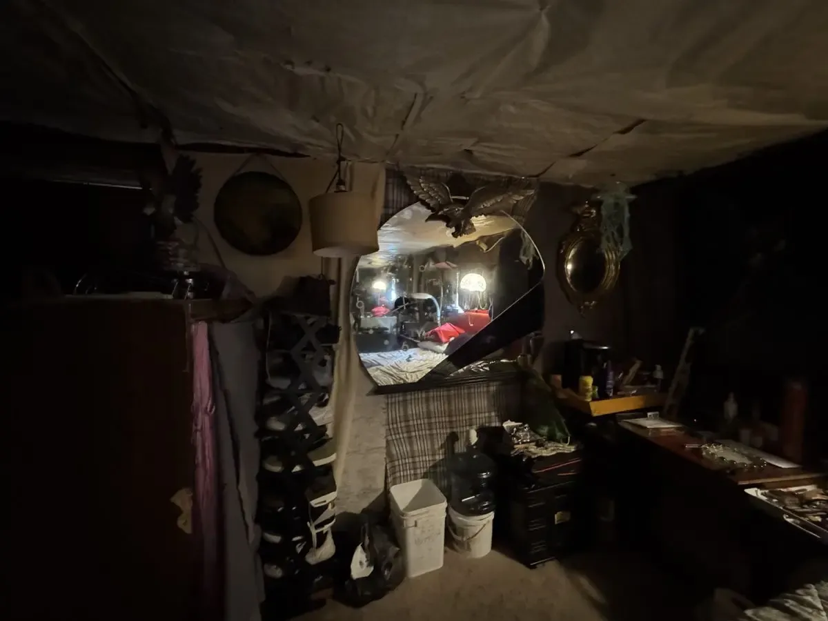NW Portland Floating Home Fixer 2/1 — $20K / $100K ARV - Photo 14