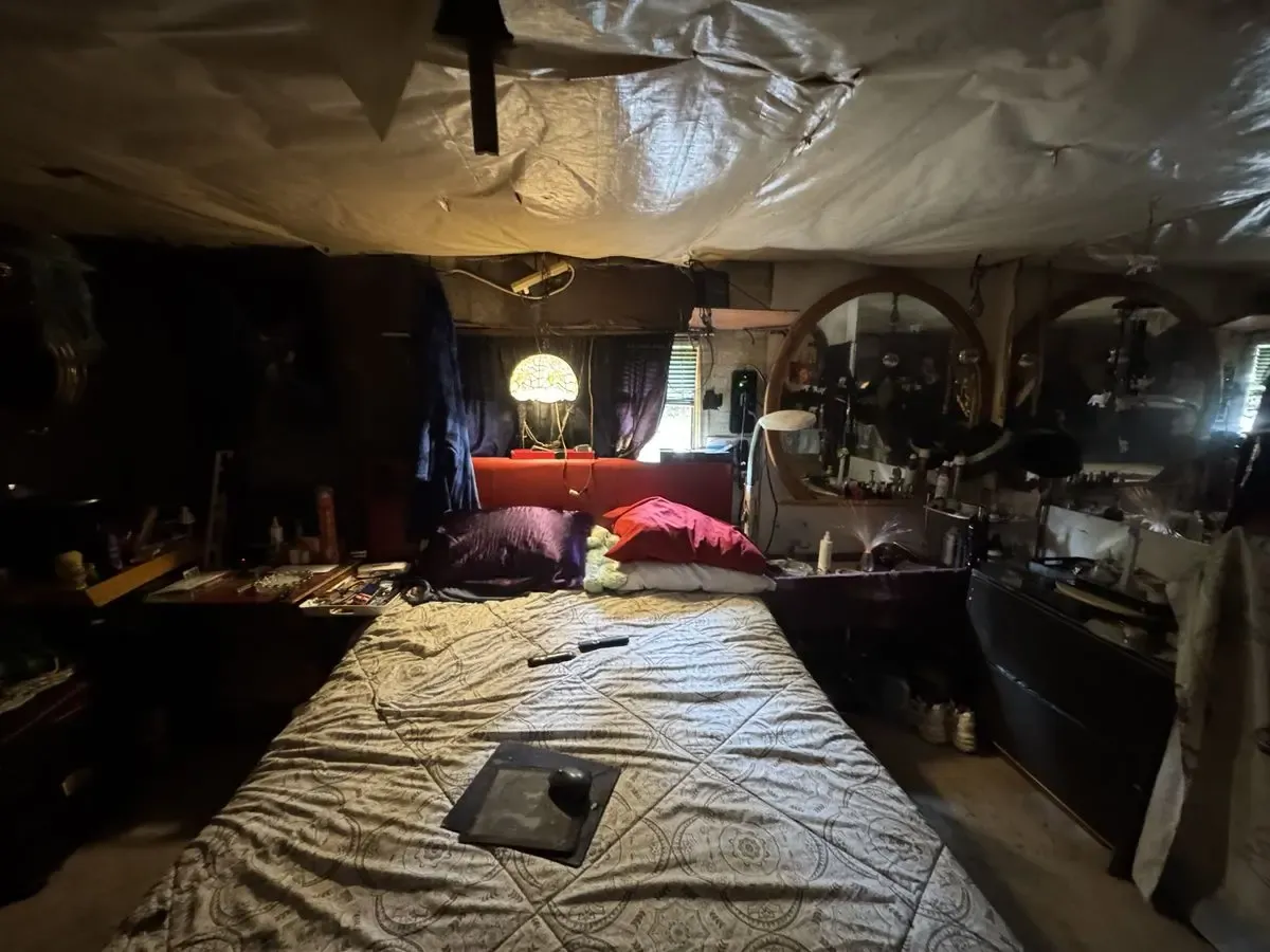 NW Portland Floating Home Fixer 2/1 — $20K / $100K ARV - Photo 13