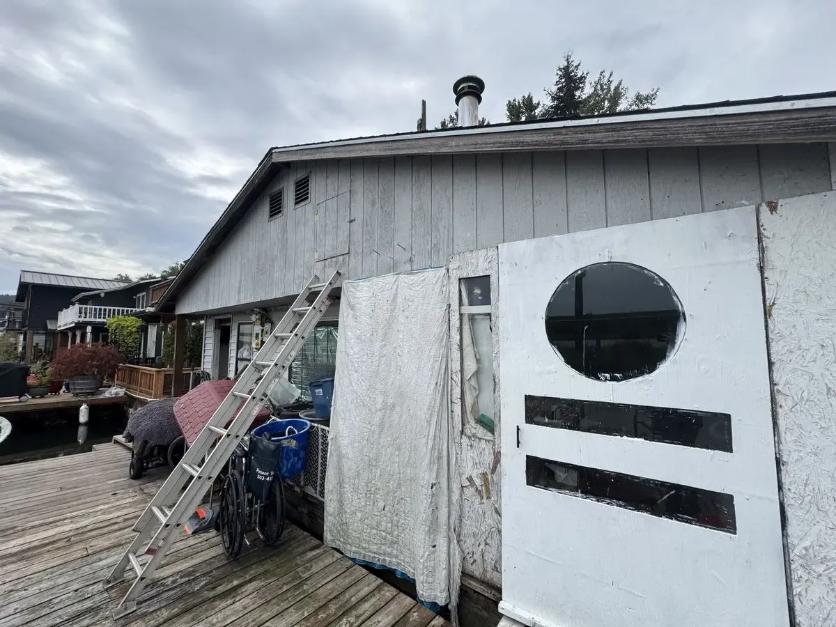 NW Portland Floating Home Fixer 2/1 — $20K / $100K ARV - Photo 7