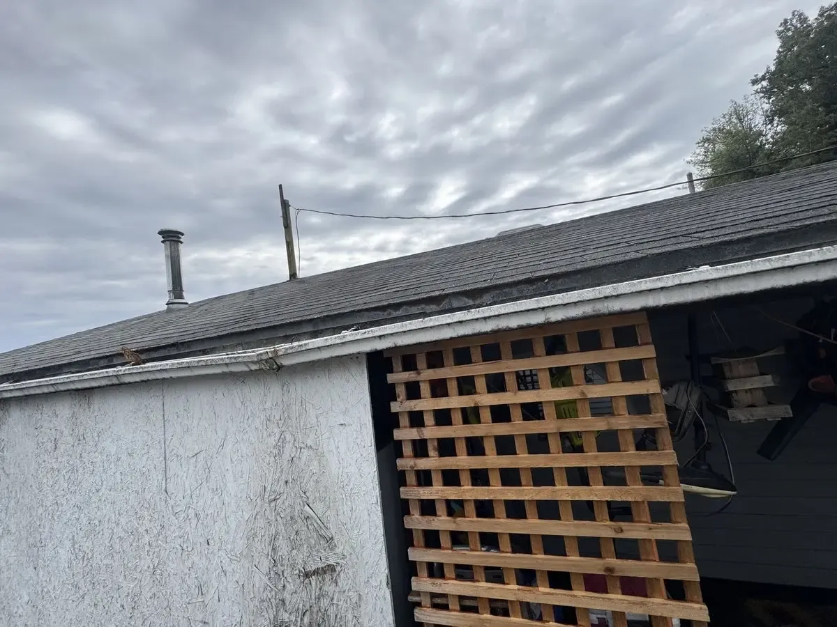 NW Portland Floating Home Fixer 2/1 — $20K / $100K ARV - Photo 9