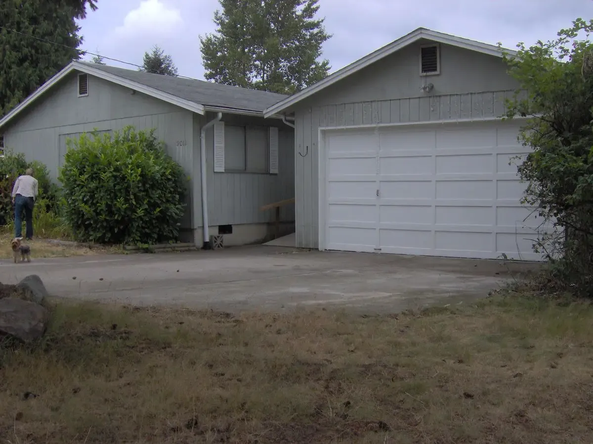 Everett "Rental Monster" — Legal Duplex + ADU, ~$6,900/mo Potential, $995K - Photo 2