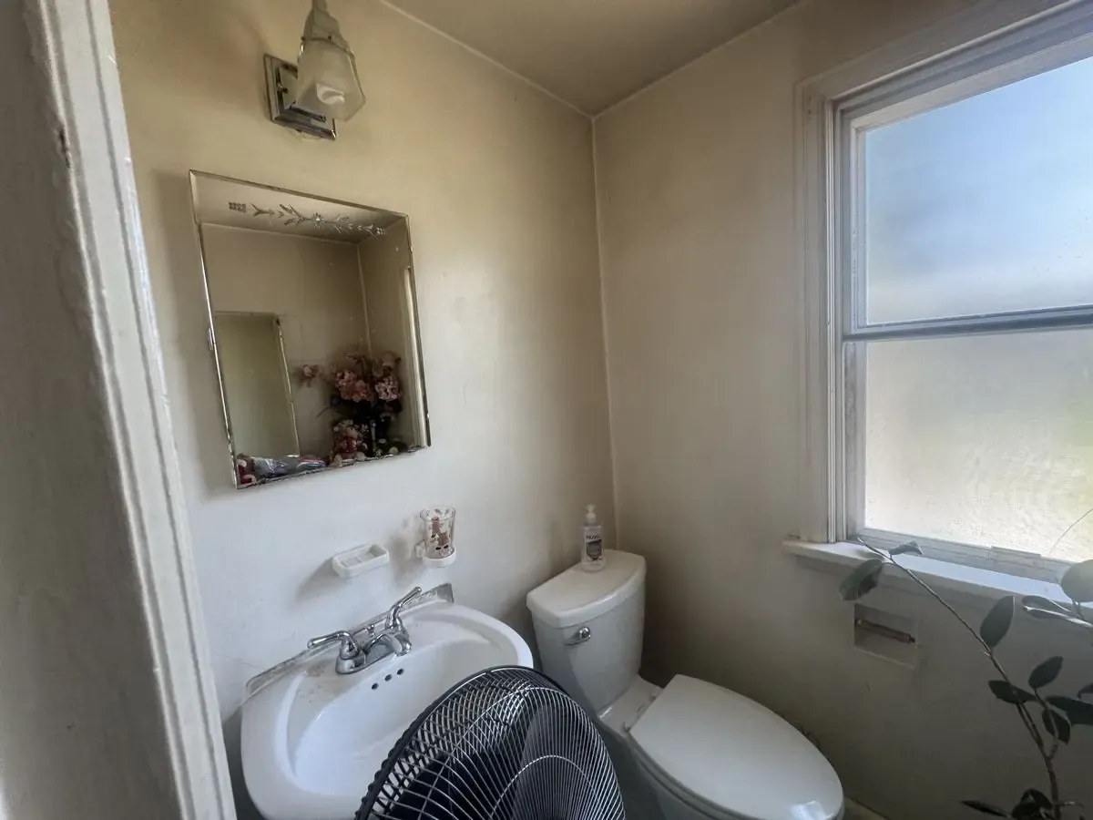 NE Portland Charmer — 4 Bed / 1.5 Bath — $465K / $750K ARV - Photo 20