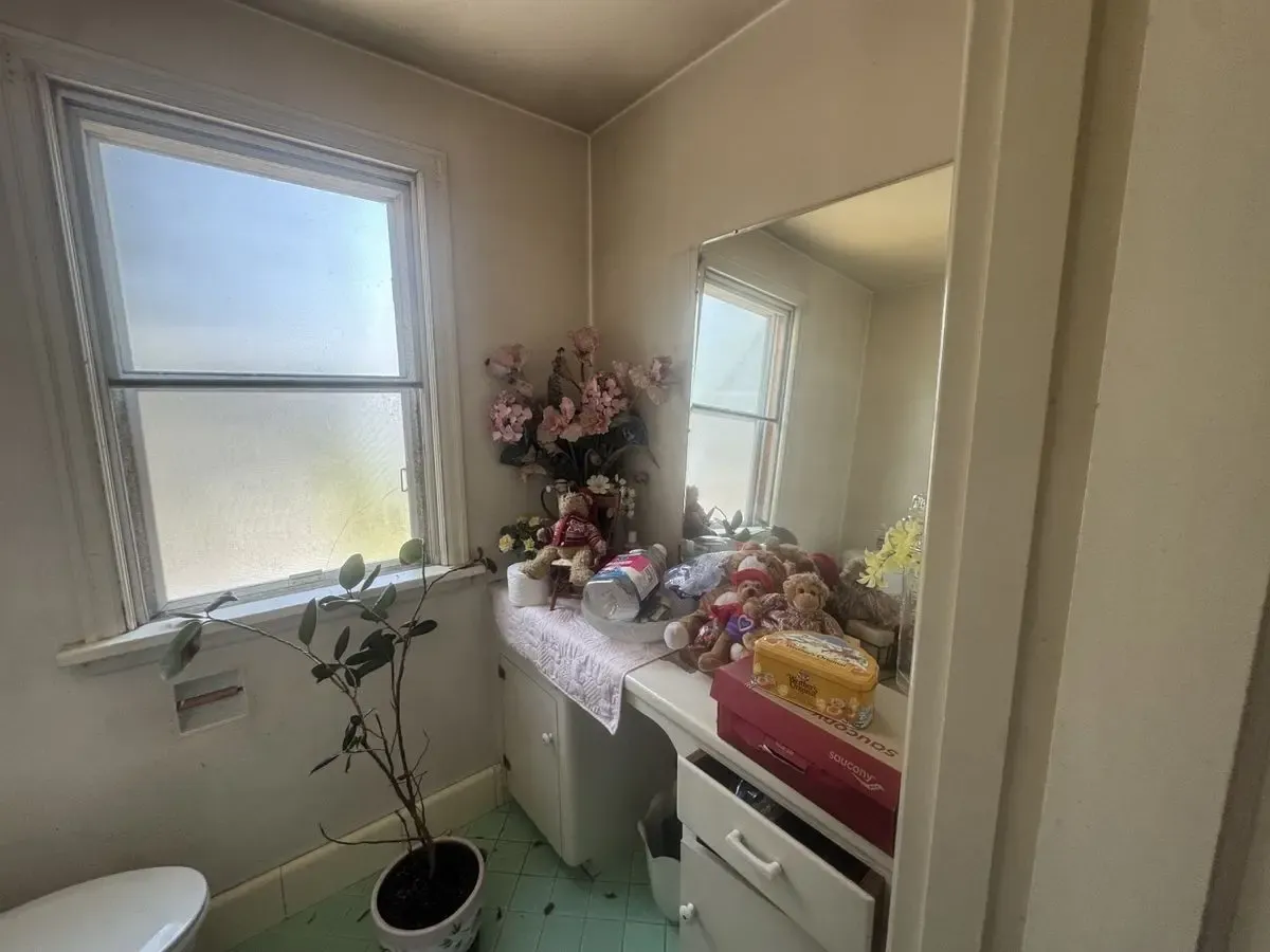 NE Portland Charmer — 4 Bed / 1.5 Bath — $465K / $750K ARV - Photo 21