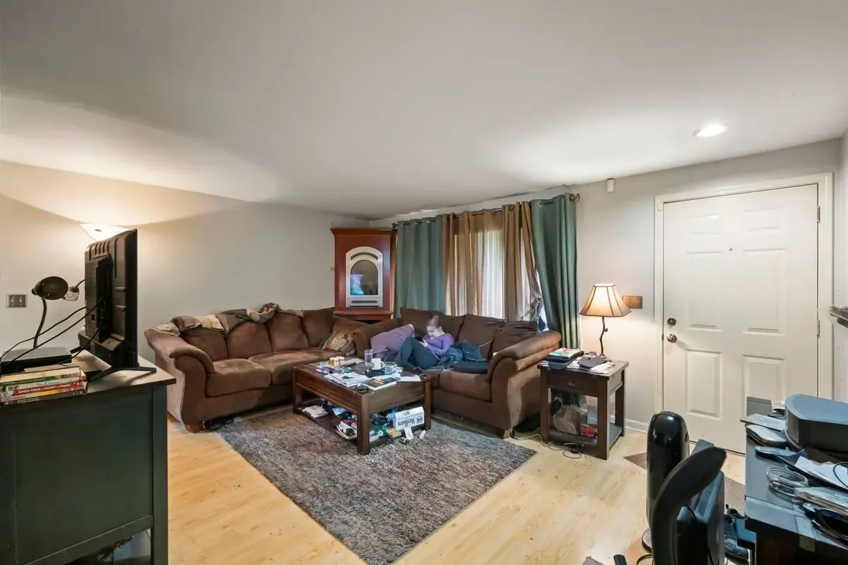 Everett Remodel Concept — Solar Panels, Fast Flip - Photo 21
