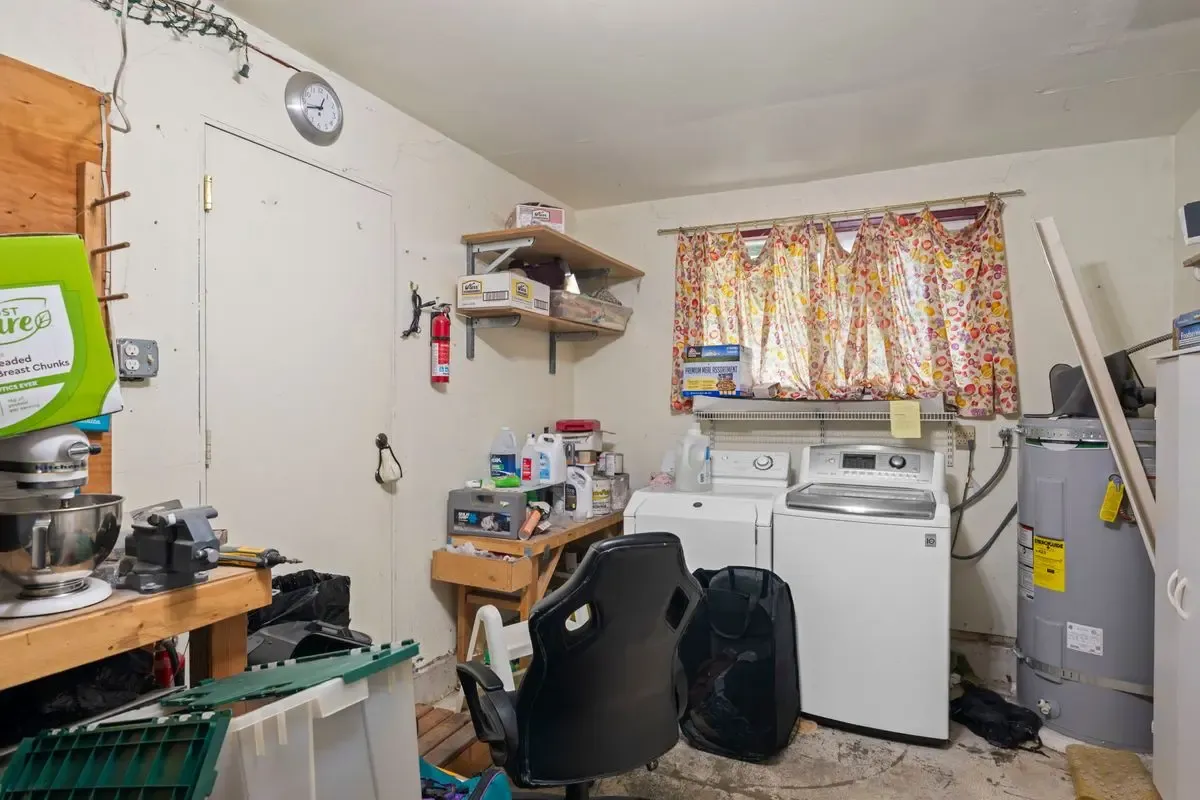 Everett Remodel Concept — Solar Panels, Fast Flip - Photo 10