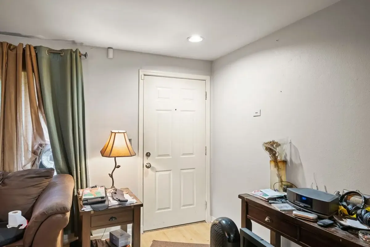 Everett Remodel Concept — Solar Panels, Fast Flip - Photo 19