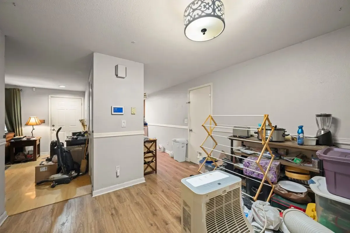 Everett Remodel Concept — Solar Panels, Fast Flip - Photo 18