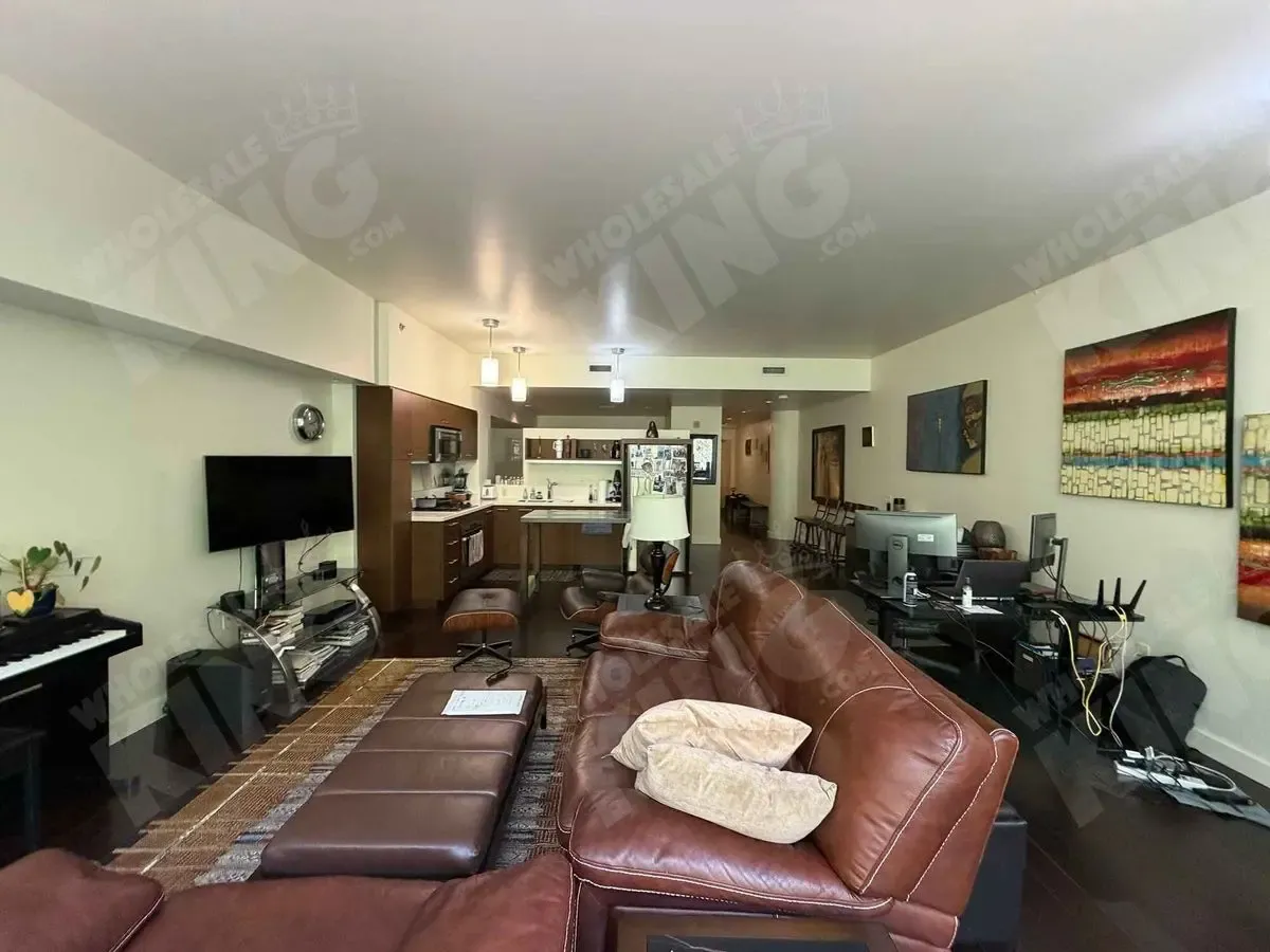 Portland Condo — Turnkey John Ross Unit with No Rental Cap - Photo 2