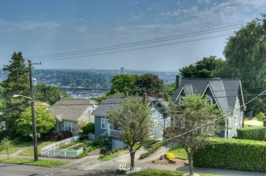 Seattle Queen Anne Opportunity - Photo 2