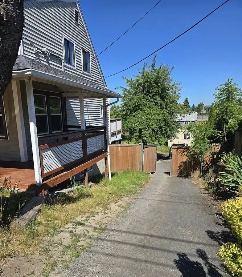 West Seattle Off-Market 6 Bed / 3 Bath — $480K / $700K ARV - Photo 4