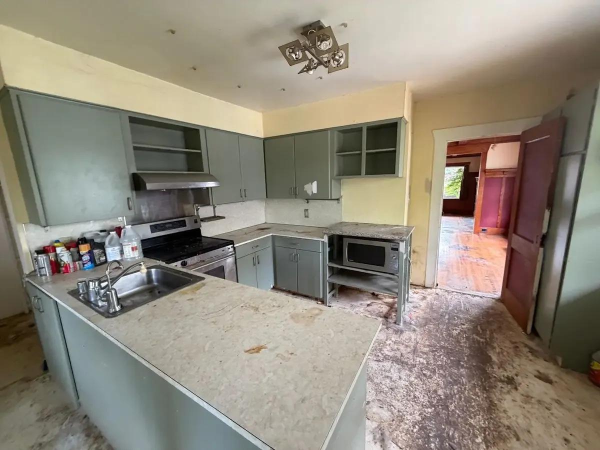 Fremont-Area Seattle Flip — $930K / $1.45M ARV, Finish to 4 Bed, Comps Included - Photo 18