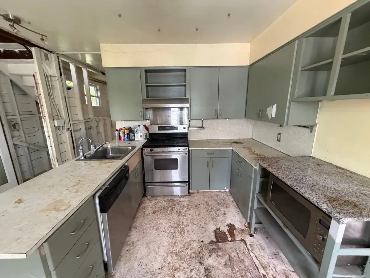 Fremont-Area Seattle Flip — $930K / $1.45M ARV, Finish to 4 Bed, Comps Included - Photo 17