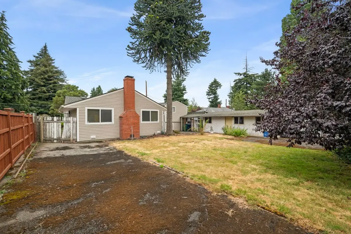 South Seattle Opportunity — Spacious Living Area - Photo 6