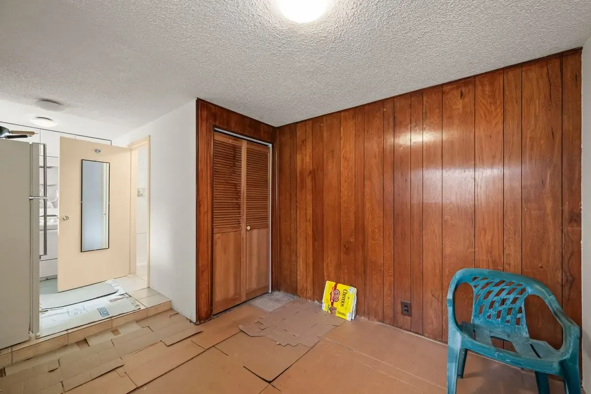 South Seattle Opportunity — Spacious Living Area - Photo 16