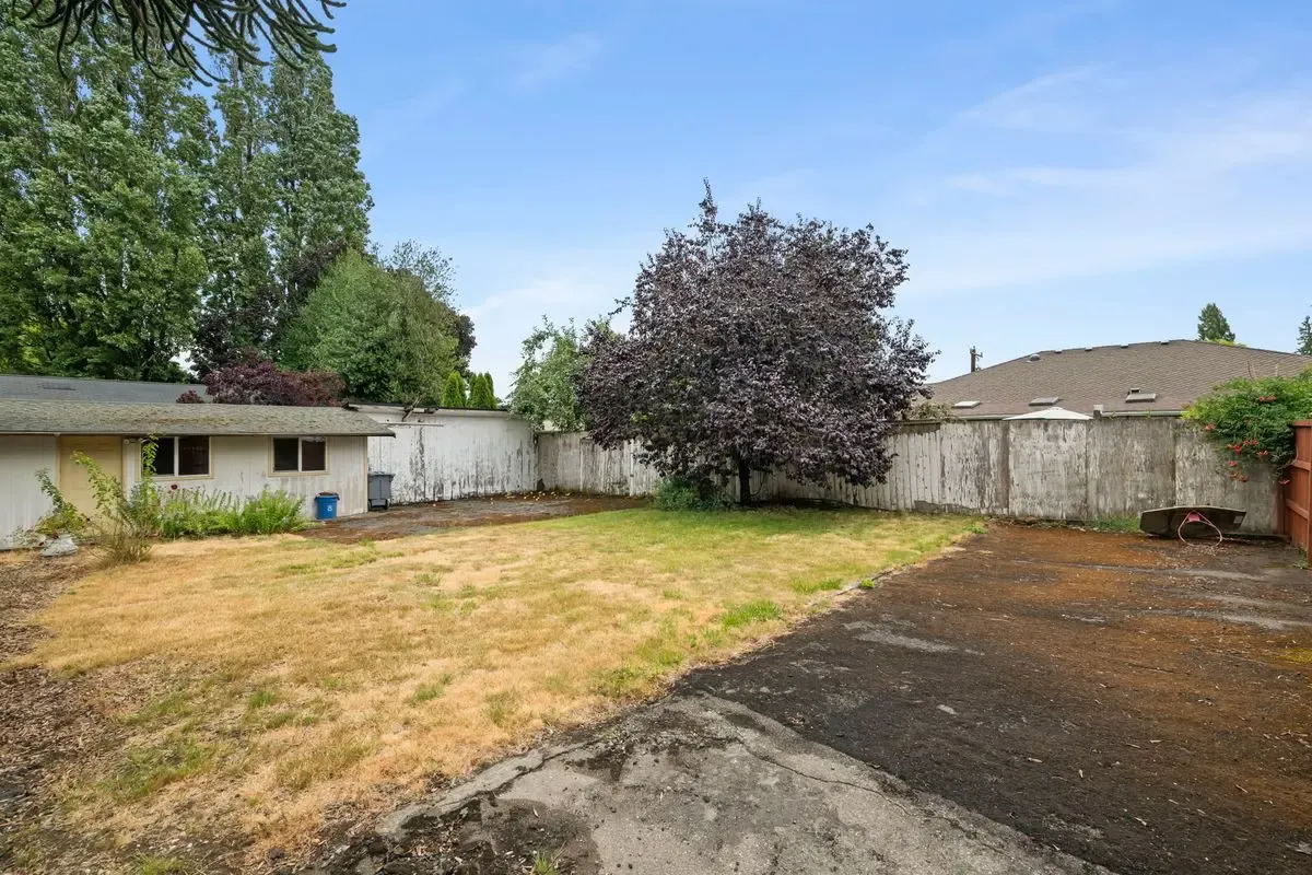 South Seattle Opportunity — Spacious Living Area - Photo 4