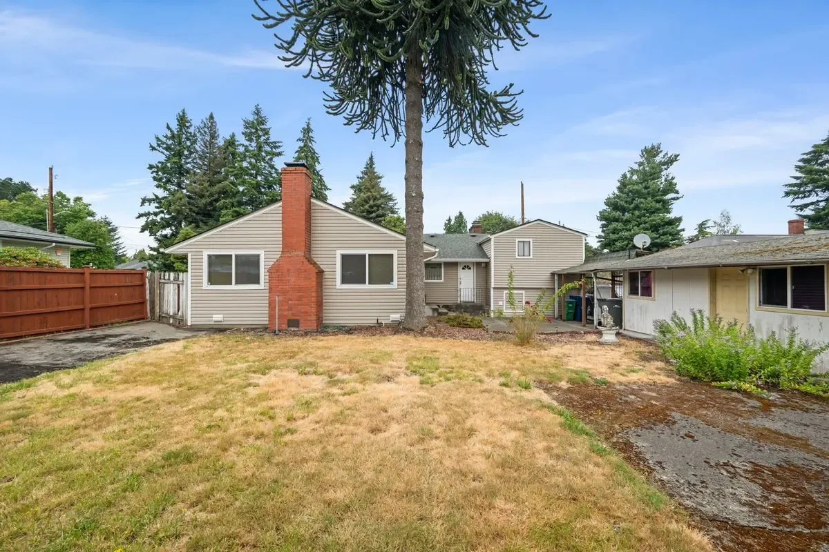 South Seattle Opportunity — Spacious Living Area - Photo 7