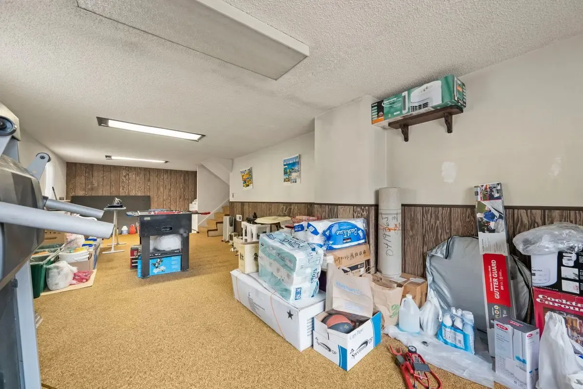 South Seattle Opportunity — Spacious Living Area - Photo 38