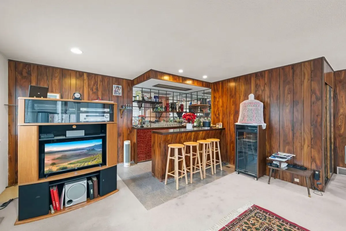 South Seattle Opportunity — Spacious Living Area - Photo 30
