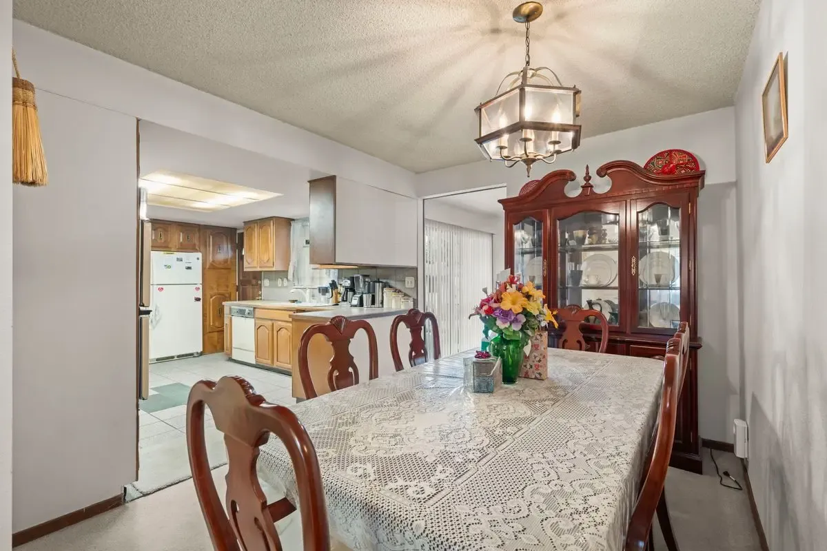South Seattle Opportunity — Spacious Living Area - Photo 25