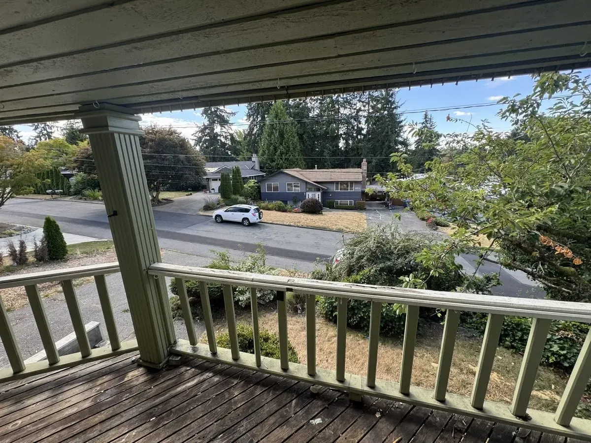 Bellevue Lake Hills — Strong Flip Opportunity - Photo 36