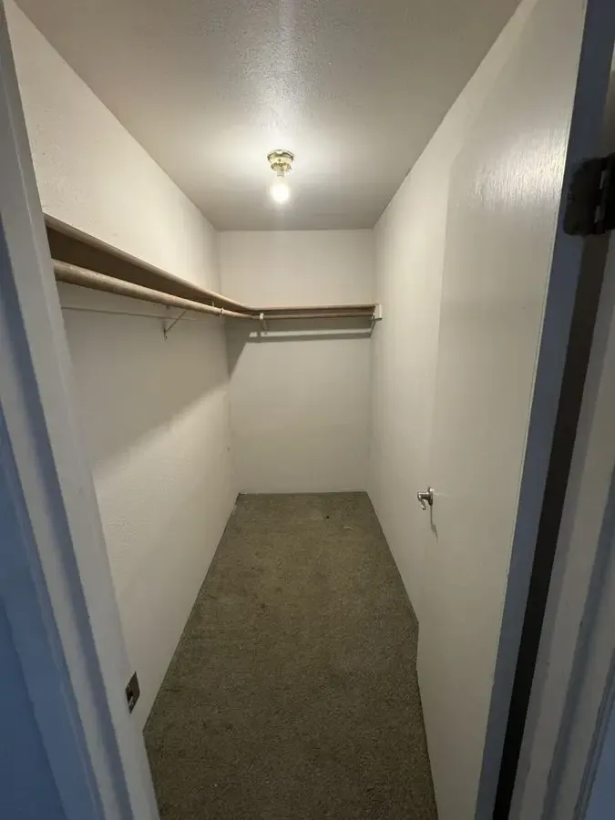 Bellevue Lake Hills — Strong Flip Opportunity - Photo 25