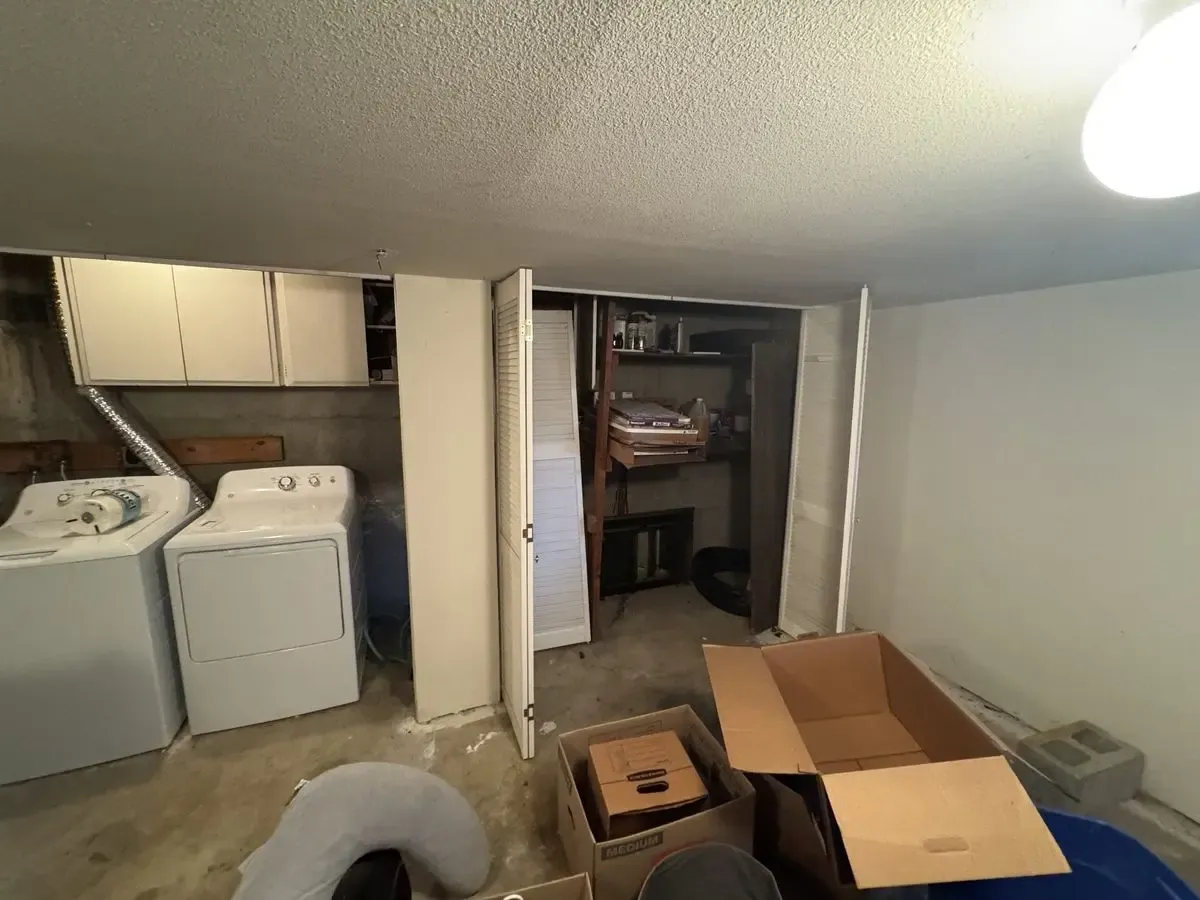 Bellevue Lake Hills — Strong Flip Opportunity - Photo 32