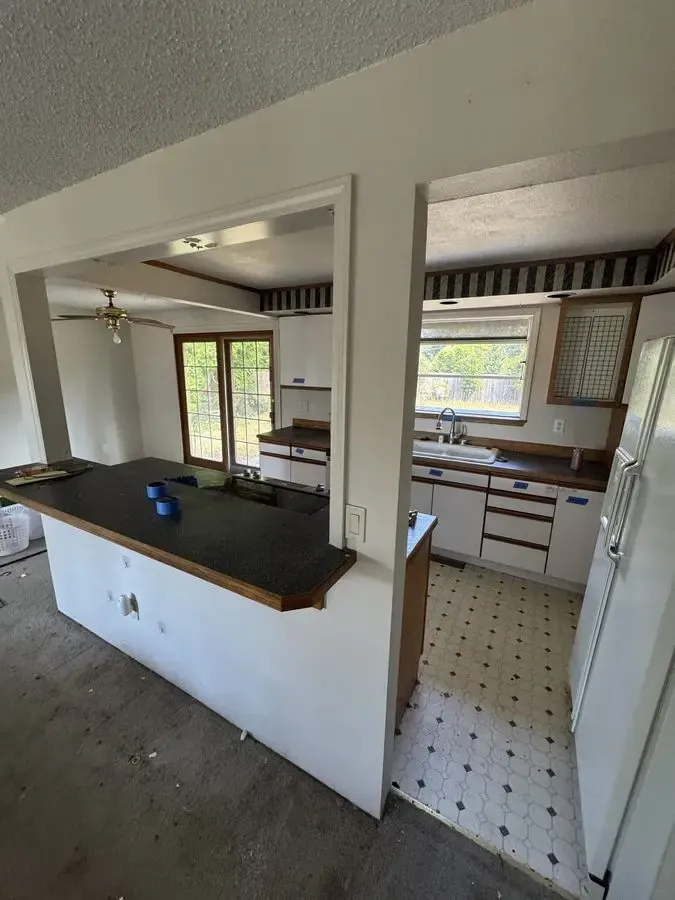 Bellevue Lake Hills — Strong Flip Opportunity - Photo 6