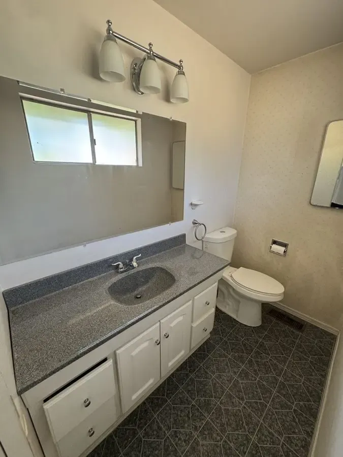 Bellevue Lake Hills — Strong Flip Opportunity - Photo 19