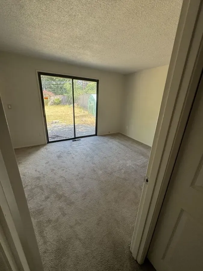 Bellevue Lake Hills — Strong Flip Opportunity - Photo 18