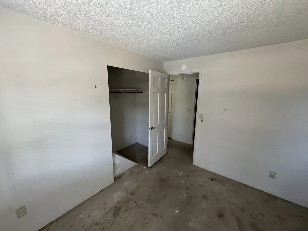 Bellevue Lake Hills — Strong Flip Opportunity - Photo 15