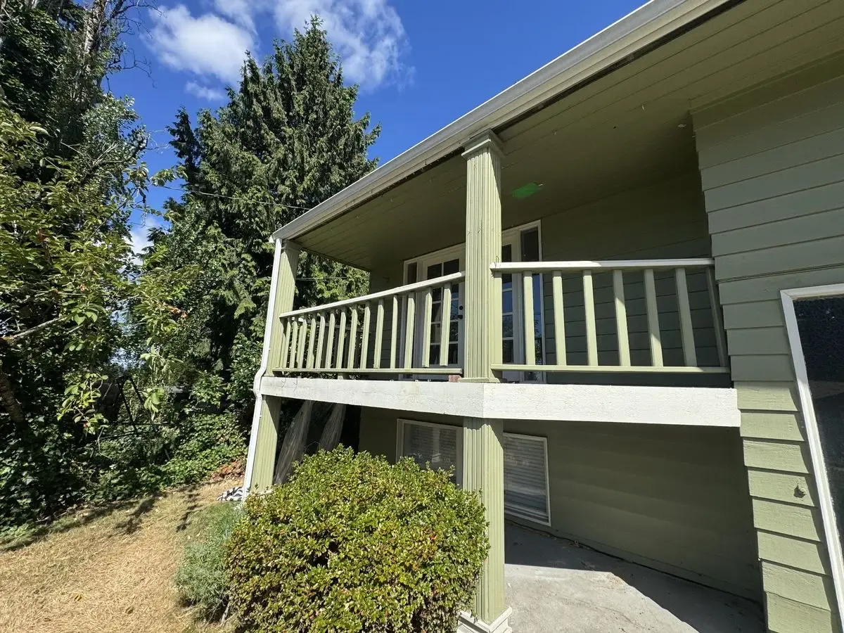 Bellevue Lake Hills — Strong Flip Opportunity - Photo 3
