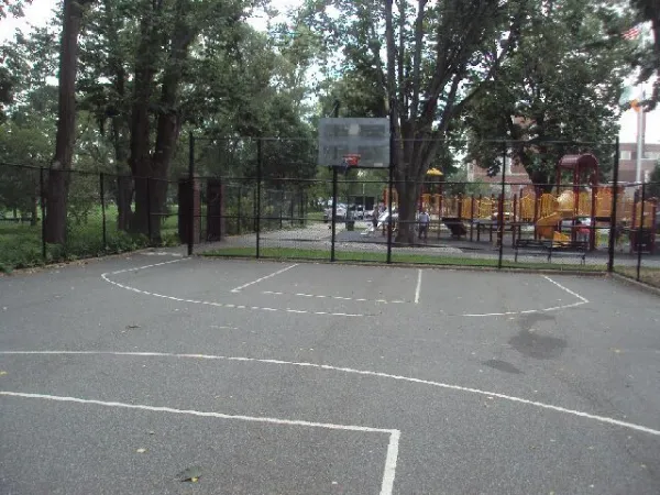 Crocheron Park