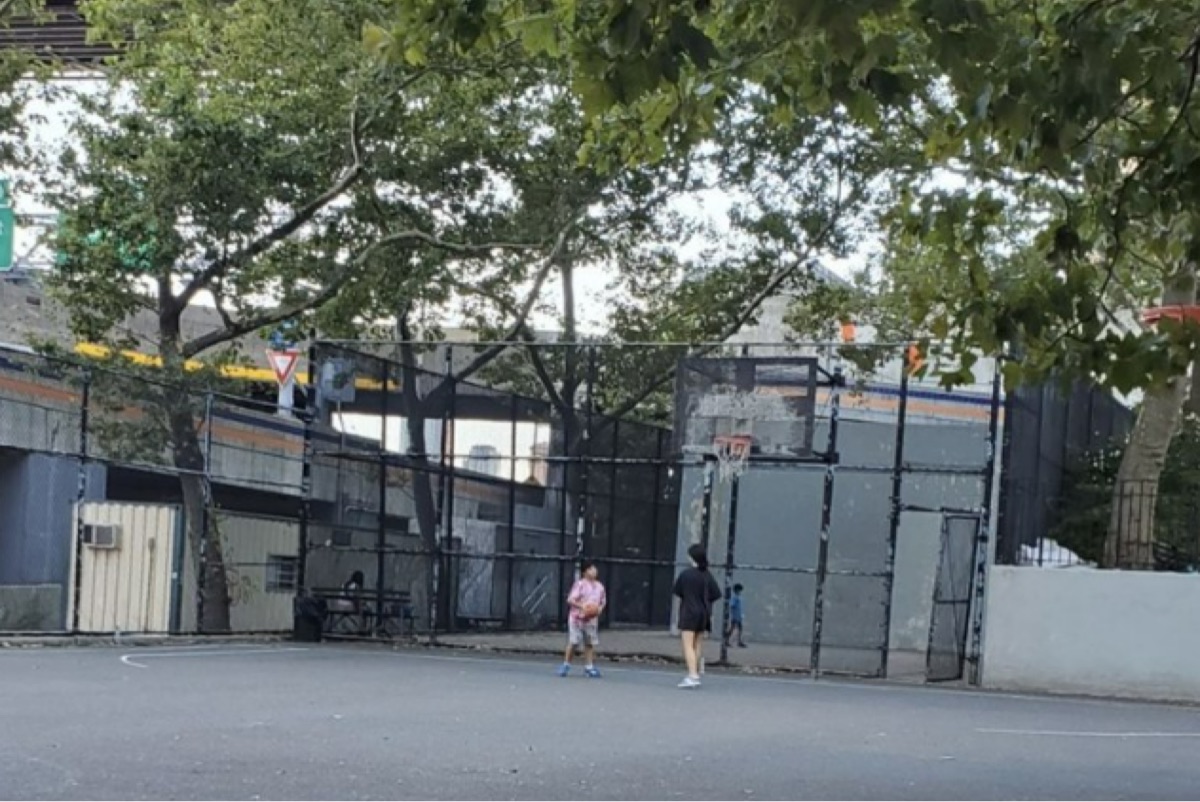 24 Sycamores Playground