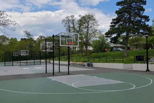 Mauro Courts - Kew Gardens Hills