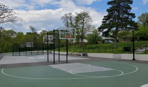 Mauro Courts - Kew Gardens Hills